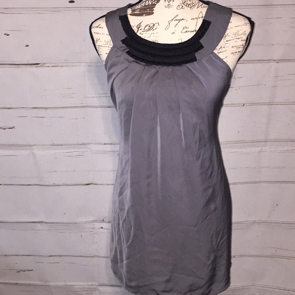 Dressy maternity shirt